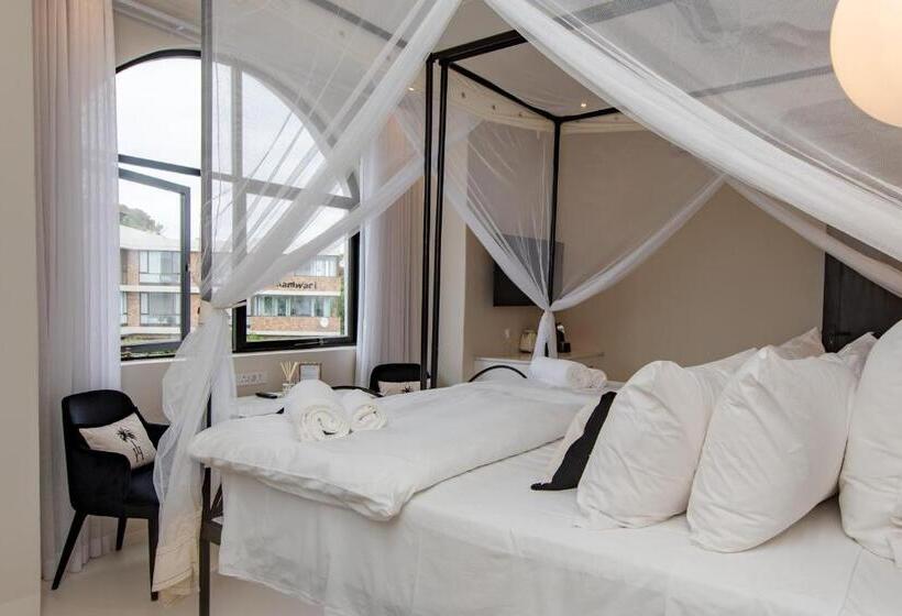 Номер Стандарт, The Ivory Haus