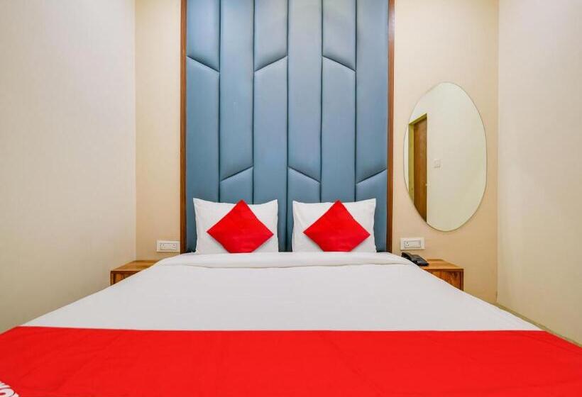 トリプルクラシックルーム, Oyo Hotel Bliss Stay