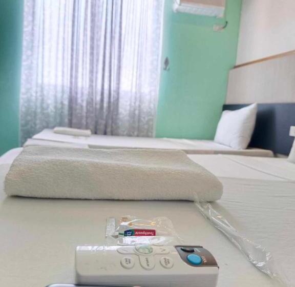 Economy Triple Room, Villa Rosita