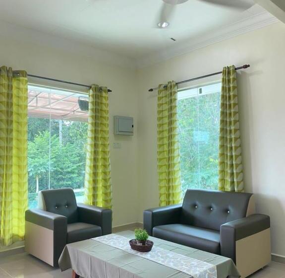 اتاق خانوادگی, Akram Homestay