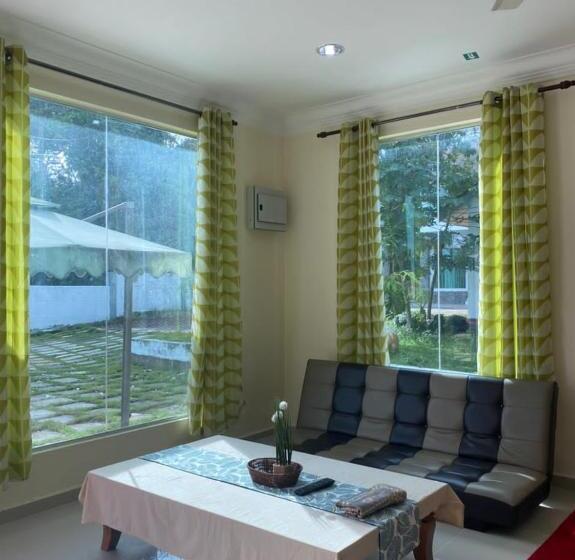 اتاق خانوادگی, Akram Homestay