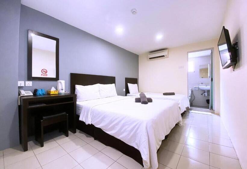 Номер Стандарт Трехместный, Your Hotel Klang By D Concept