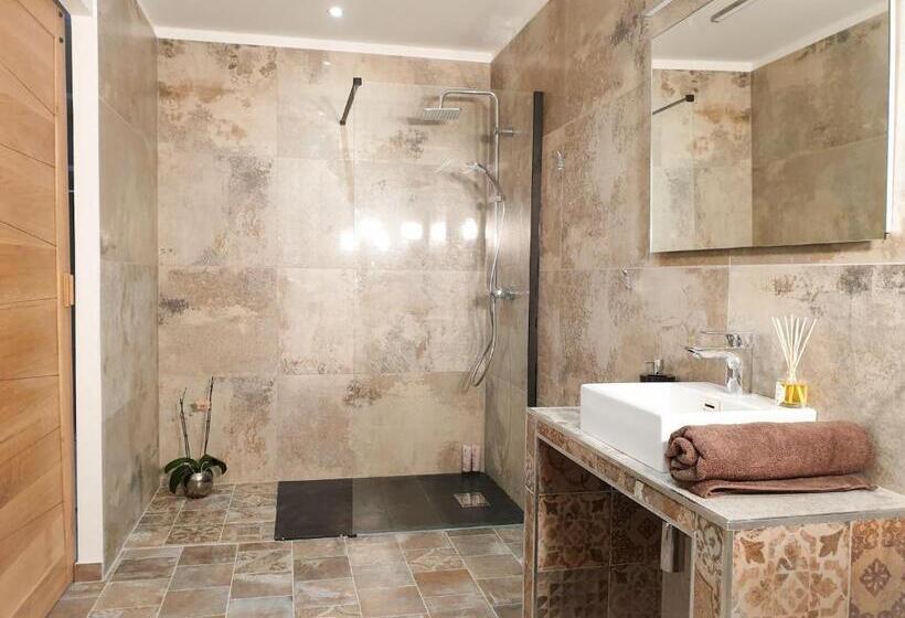 Номер Стандарт, Casa Petre E Fiori