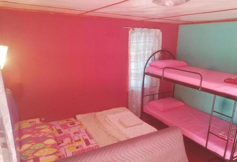 Семейный Номер, Strawberry Rest House Mesilou Kundasang