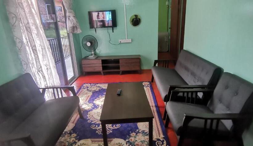 Дом 3 Спальни, Strawberry Rest House Mesilou Kundasang