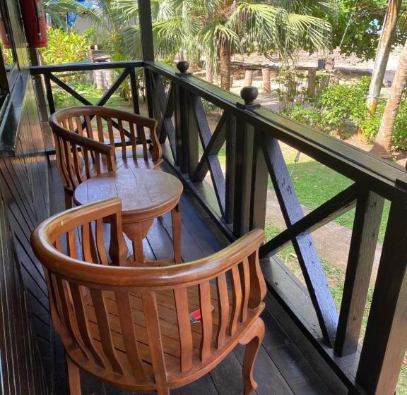 Номер Стандарт, Nazri S Place 2