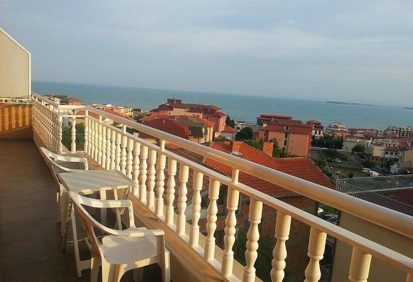 Апартаменты 1 Спальня Вид на Море, Guest House Rona   Free Parking And Sea View