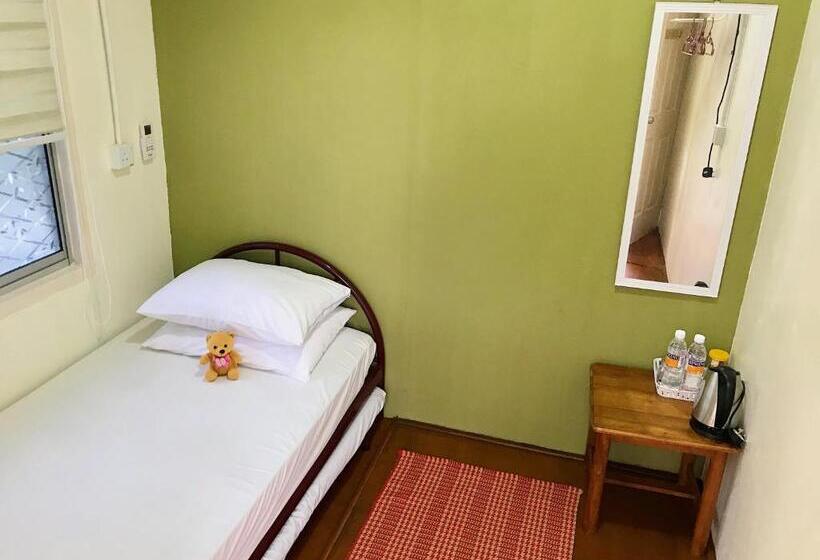 Номер Economy, Merdeka Guest House 2