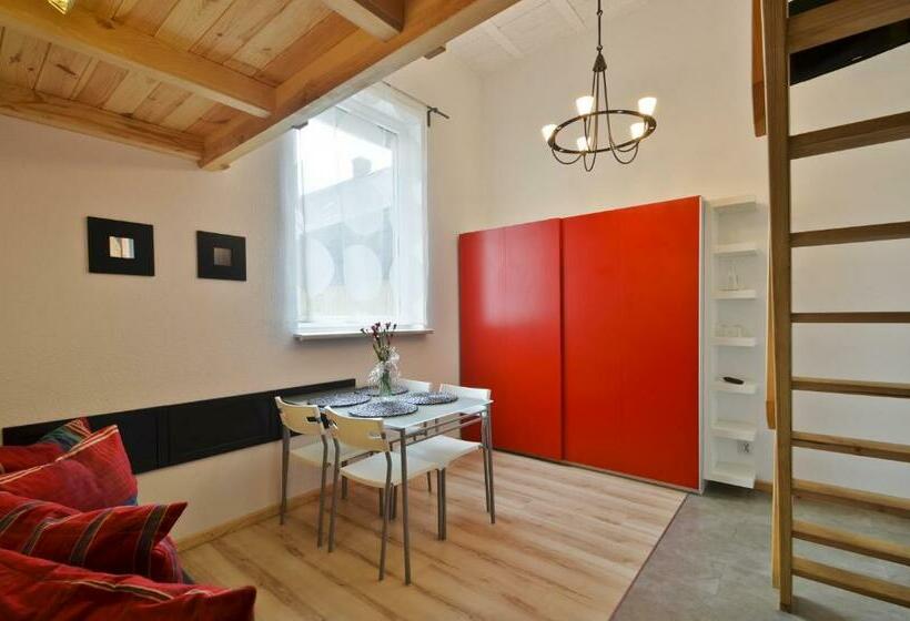 １ベッドルームドゥプレックスアパートメント, Bed&breakfast Mikunda