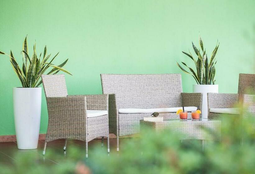 Quarto standart com varanda, Lu  Hotel Porto Pino