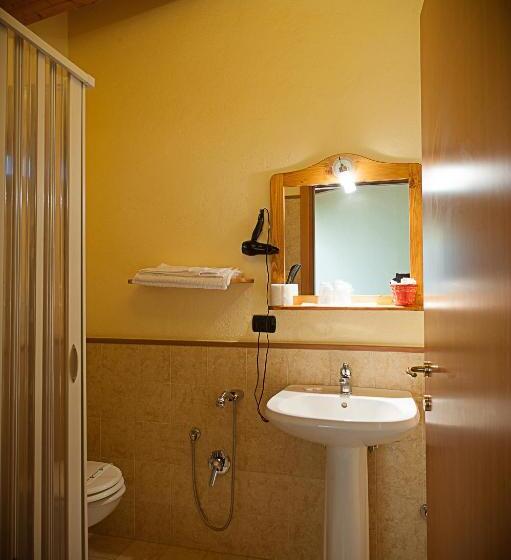 חדר סטנדרט לשלושה, Albergo Tripoli B&b Affittacamere