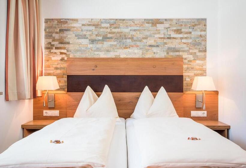Quarto Estandar, Alpenwelt Superior