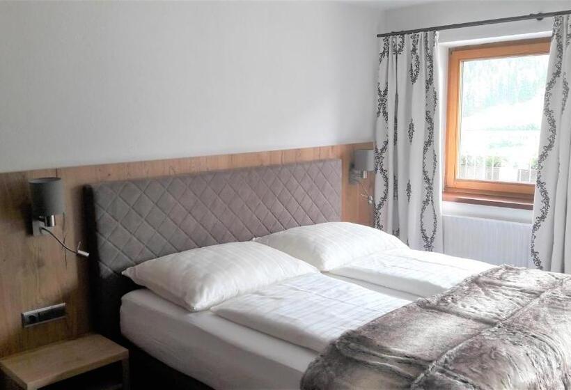 Quarto Deluxe com Sacada, Garni Viktoria