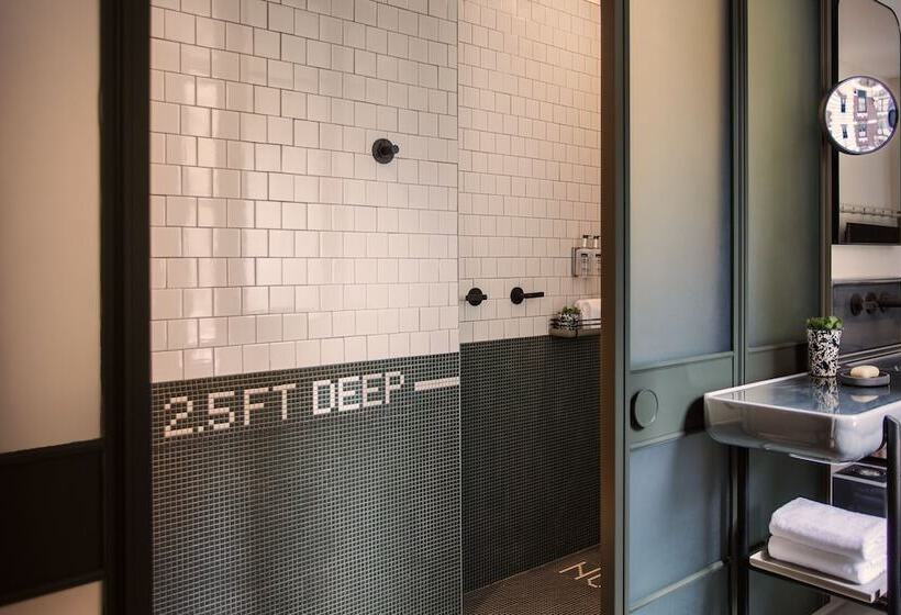 带2个双人床的标准工作室, Moxy Nyc Times Square