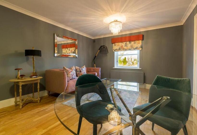 بانگلوی استاندارد, Boyne View House