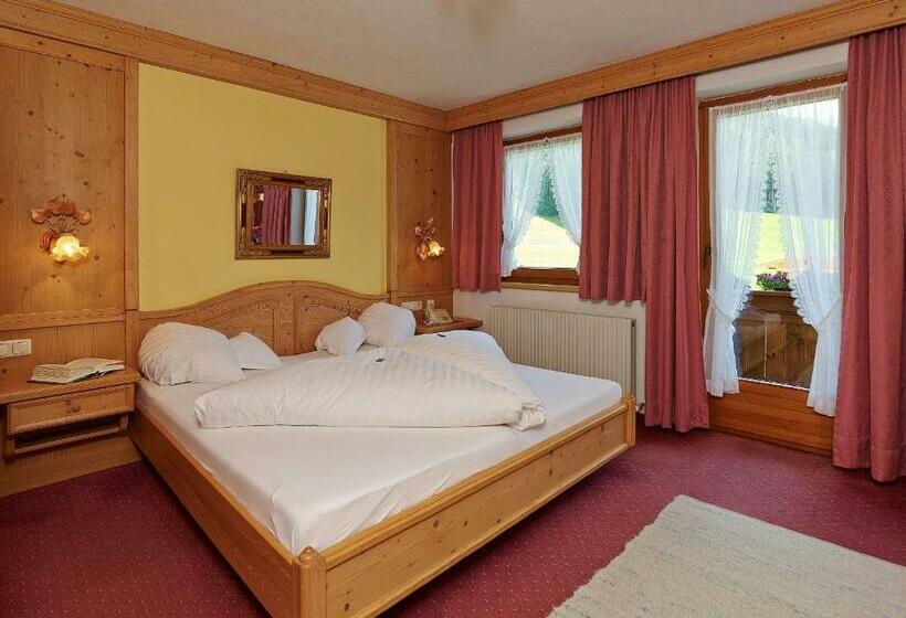 غرفة قياسية ثلاثية مزودة بشرفة, Ländenhof Superior
