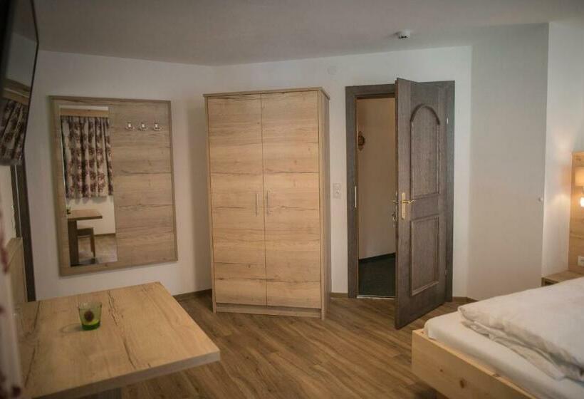 اتاق استاندارد, Am Hof