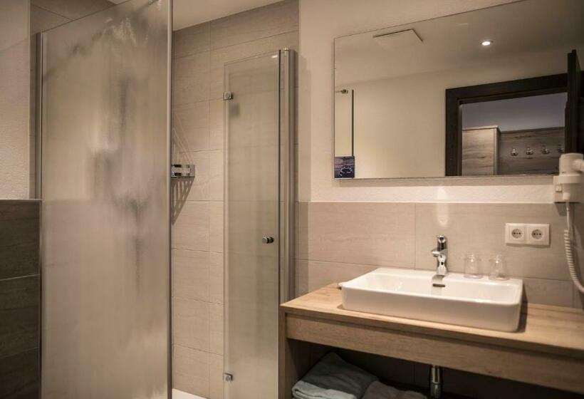 اتاق استاندارد, Am Hof