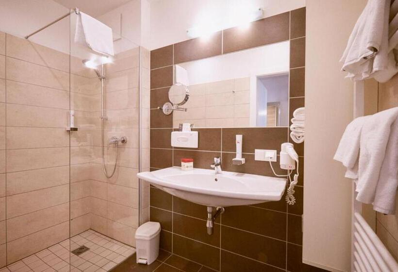 غرفة قياسية رباعية, Planai By Alpeffect Hotels