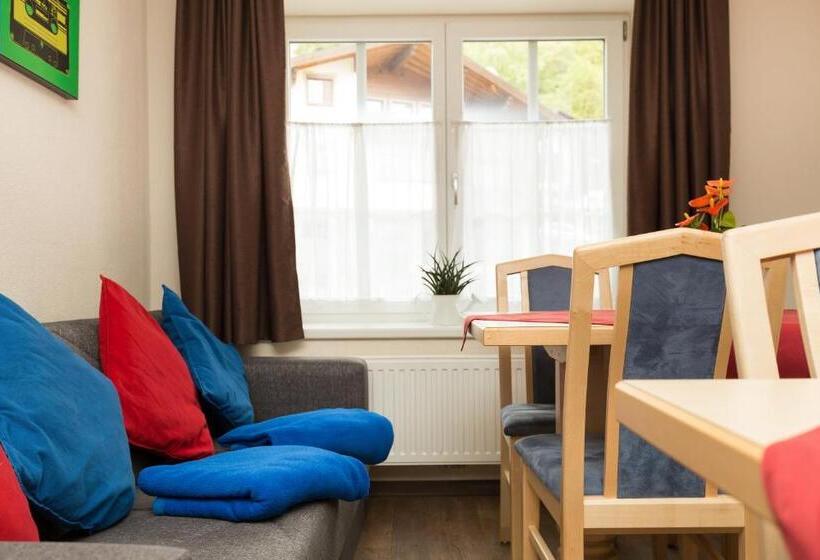 Номер Стандарт Четырехместный Совместный Санузел, Rutsche Hostel