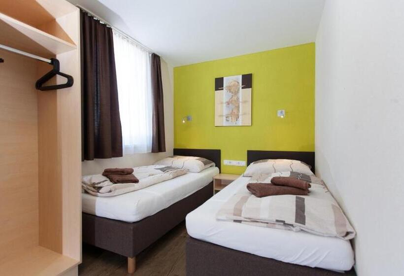 Номер Стандарт Четырехместный Совместный Санузел, Rutsche Hostel