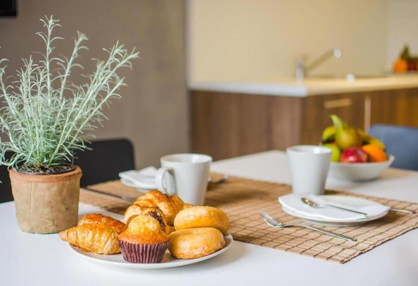 Апартаменты 3 Спальни, Aparthotel Nelva Resort