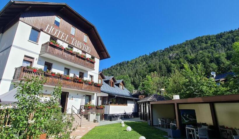 Четырехместный Номер Классик, Tarvisio Four Seasons