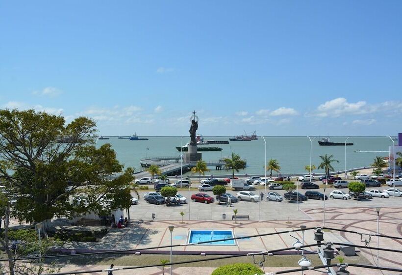 اتاق استاندارد با بالکن, Del Parque