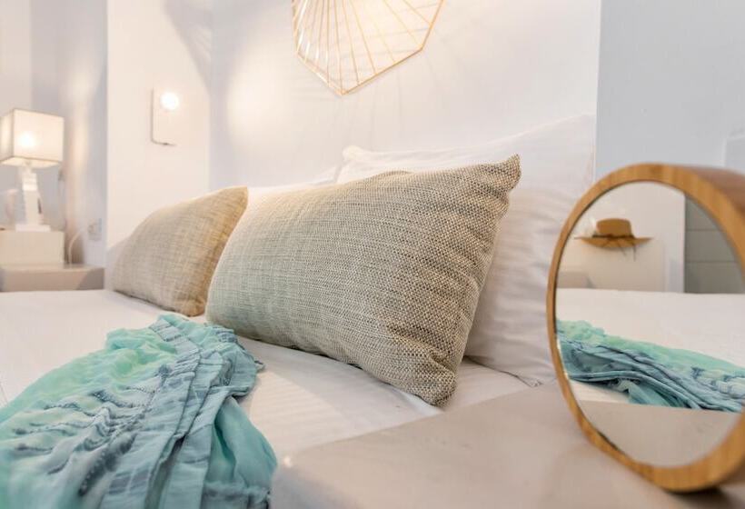 غرفة قياسية مطلّة علي البحر, Osom Resort