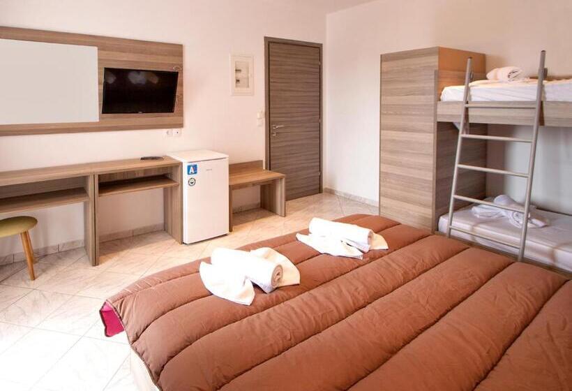 4인용 스탠다드 룸, Pineapple Skiathos
