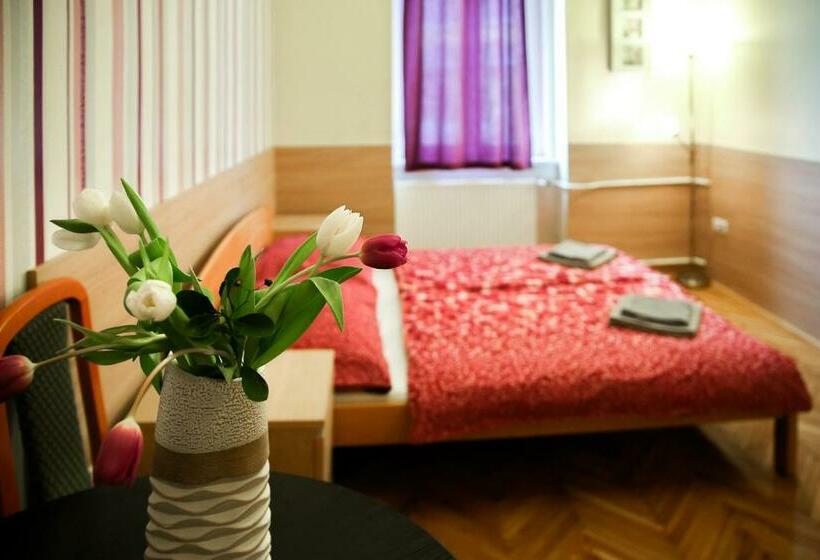 Номер Deluxe, East Station Private Rooms & Apartments