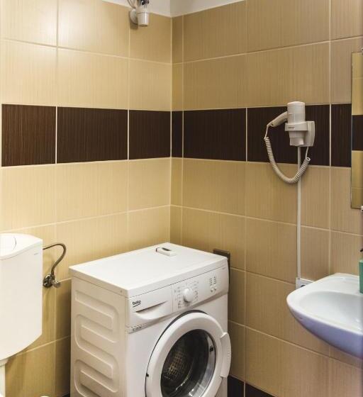 Апартаменты Дюплекс 1 Спальня, East Station Private Rooms & Apartments