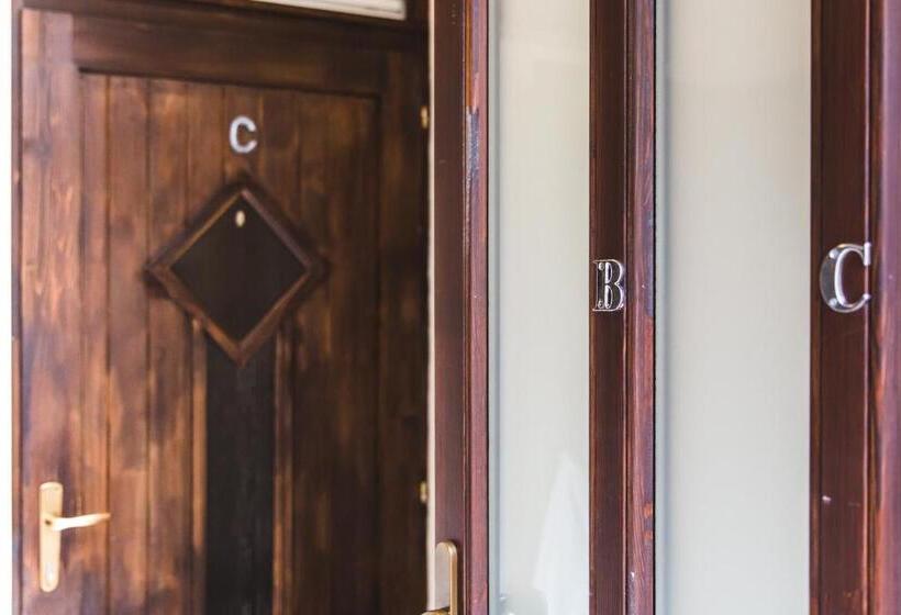 Apartamento Deluxe 1 Quarto, East Station Private Rooms & Apartments