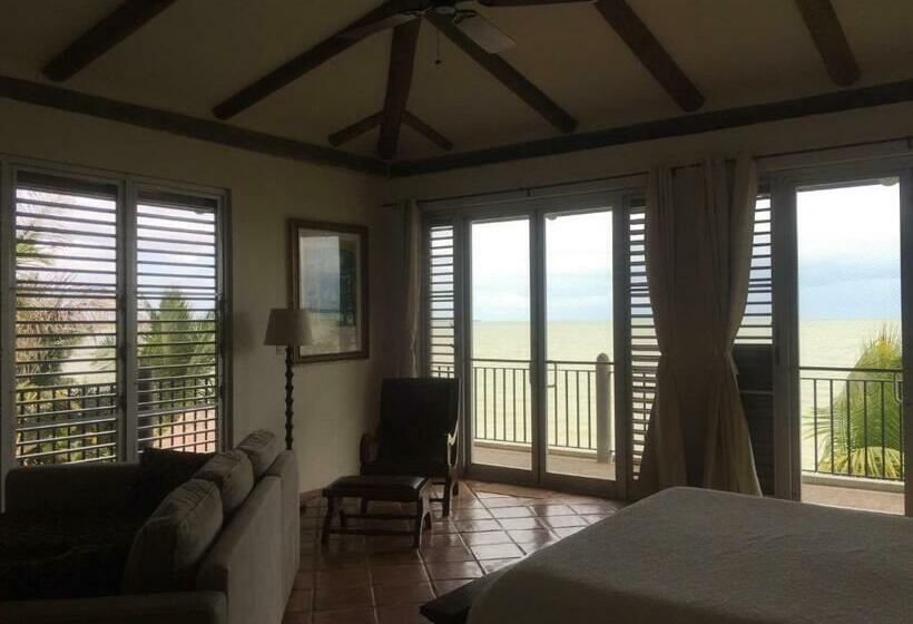 سوئیت دولوکس با چشم‌انداز, Almond Tree Hotel Resort