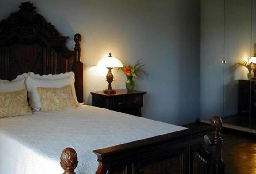 اتاق استاندارد با چشم‌انداز استخر, Almond Tree Hotel Resort