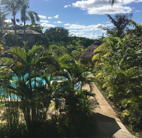 اتاق استاندارد با چشم‌انداز استخر, Almond Tree Hotel Resort