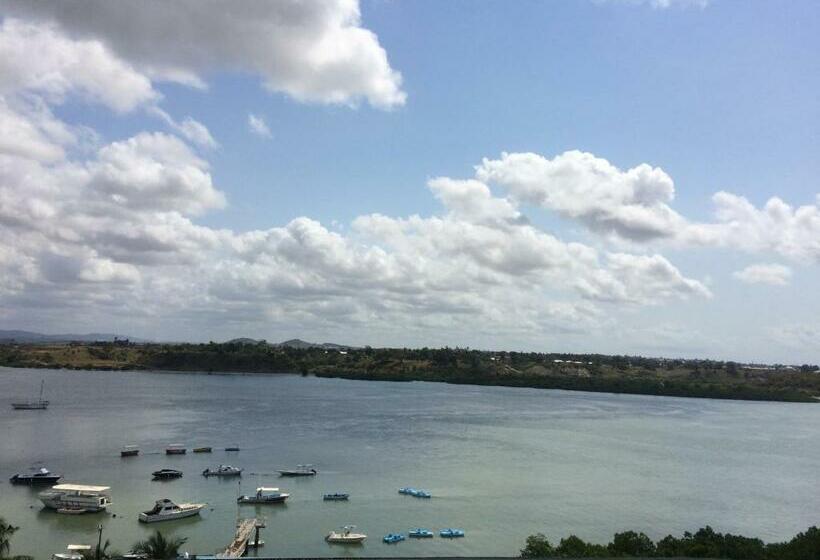 اتاق استاندارد, Tudor Water Sports