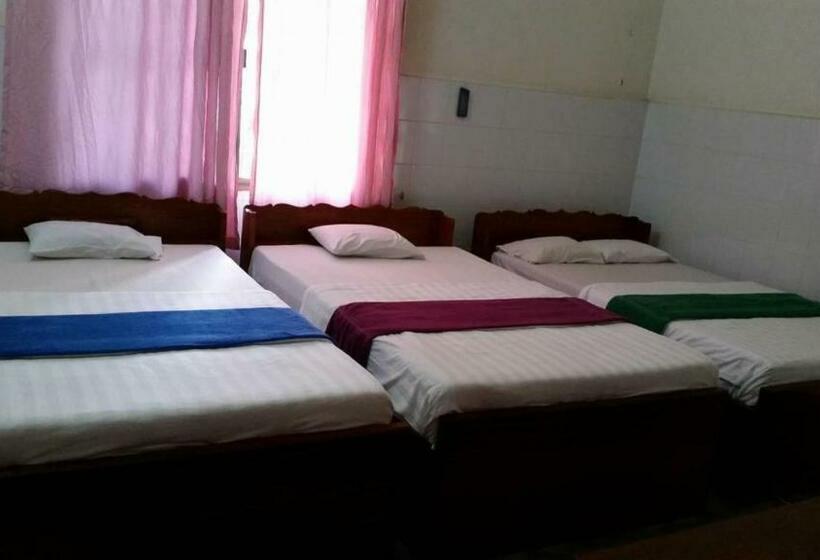 豪华三人间, Chhaya Guest House