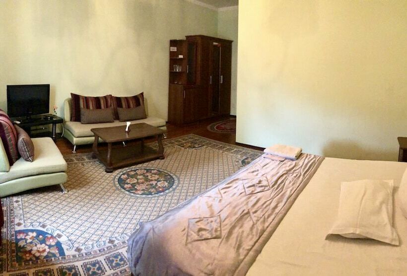 اتاق استاندارد یک تخته با بالکن, King House
