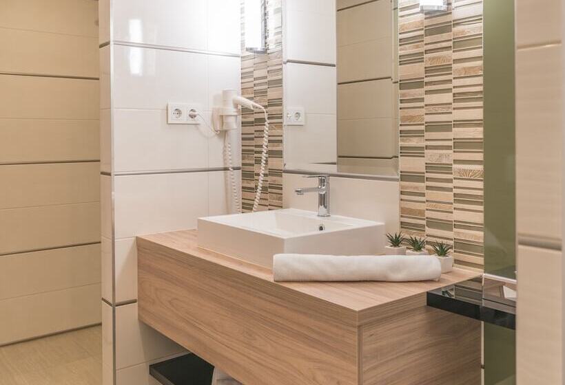 Люкс Повышенной Комфортности, Zena Beauty & Shopping Center