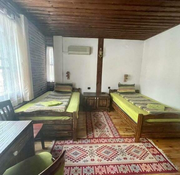 Quarto Triplo Estandar, семеен хотел ресторант маламовата къща