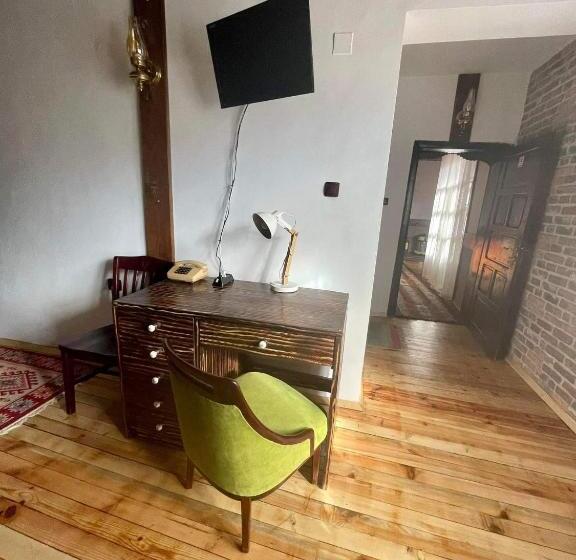 Quarto Triplo Estandar, семеен хотел ресторант маламовата къща