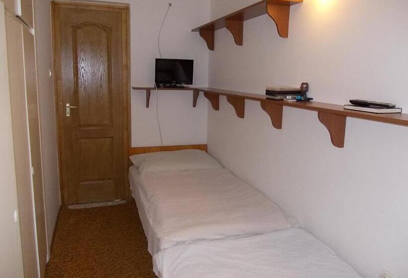 Casa 2 Quartos, Puszta