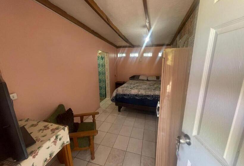 بنجلو عائلى, Cabañas Tia Flor