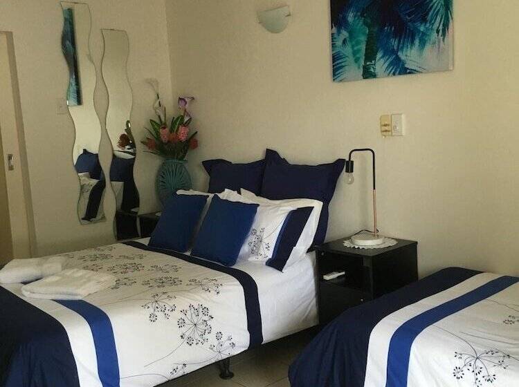디럭스 룸, Black Marlin Motel