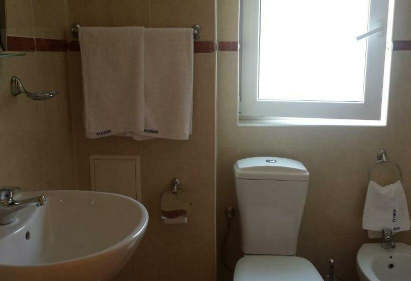 Quarto Estandar com Sacada, Family Hotel Mimosa