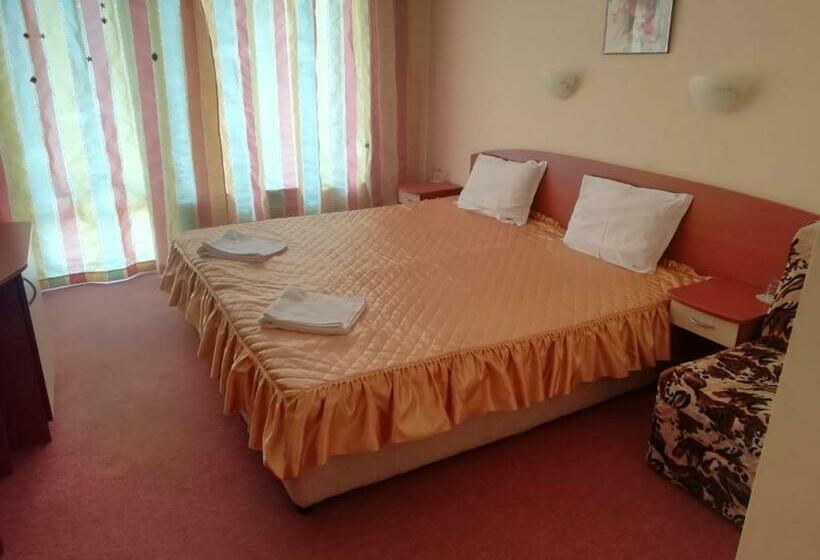 Номер Стандарт с Балконом, Family Hotel Mimosa
