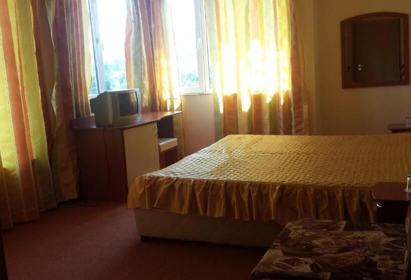 Quarto Estandar, Family Hotel Mimosa