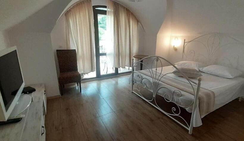 디럭스 룸, Family Hotel Rai