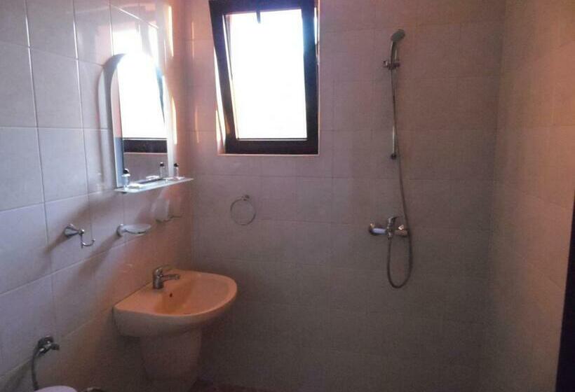 Quarto Estandar com Sacada, Amigos
